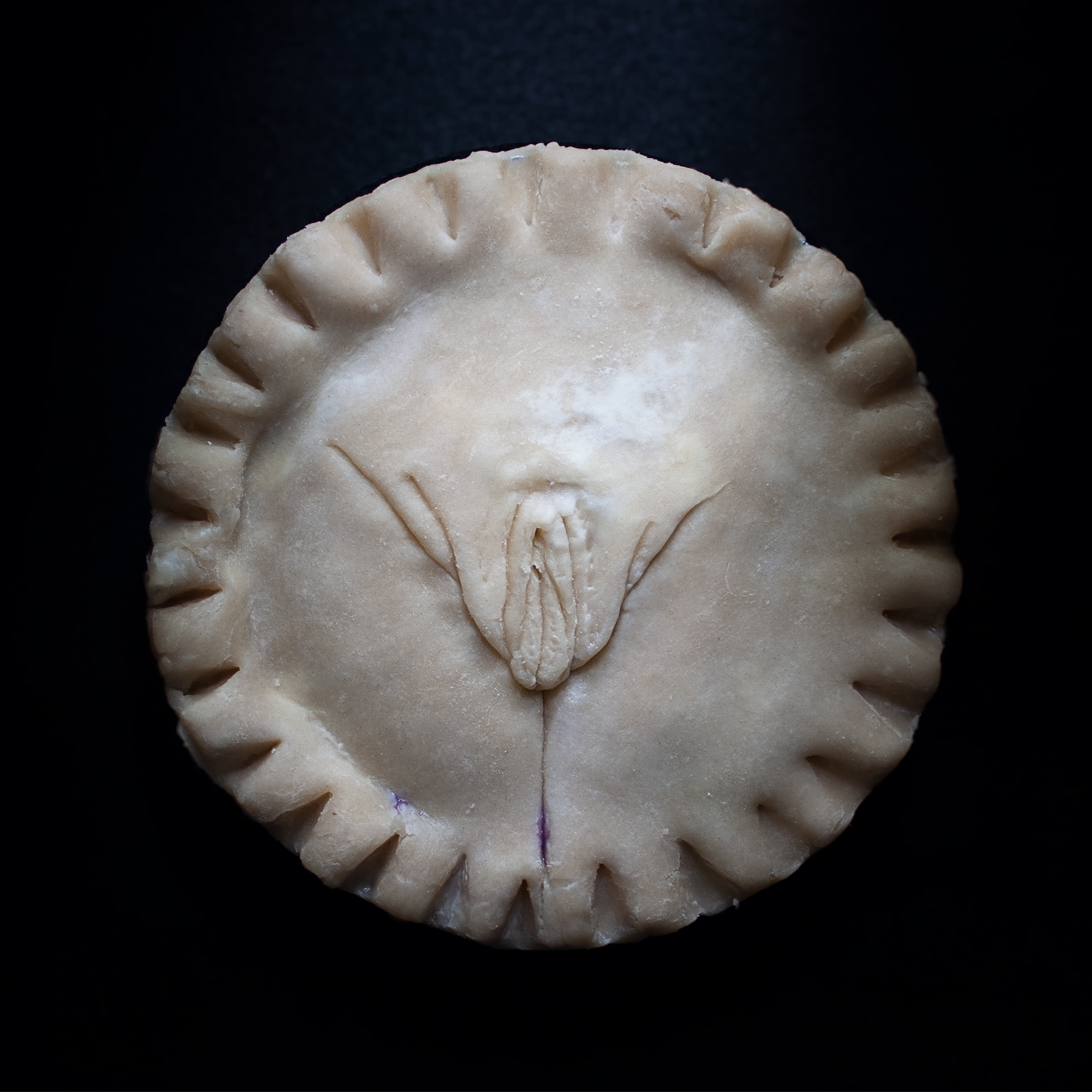 Pie 13, a pie sculpted to appear like a vulva
