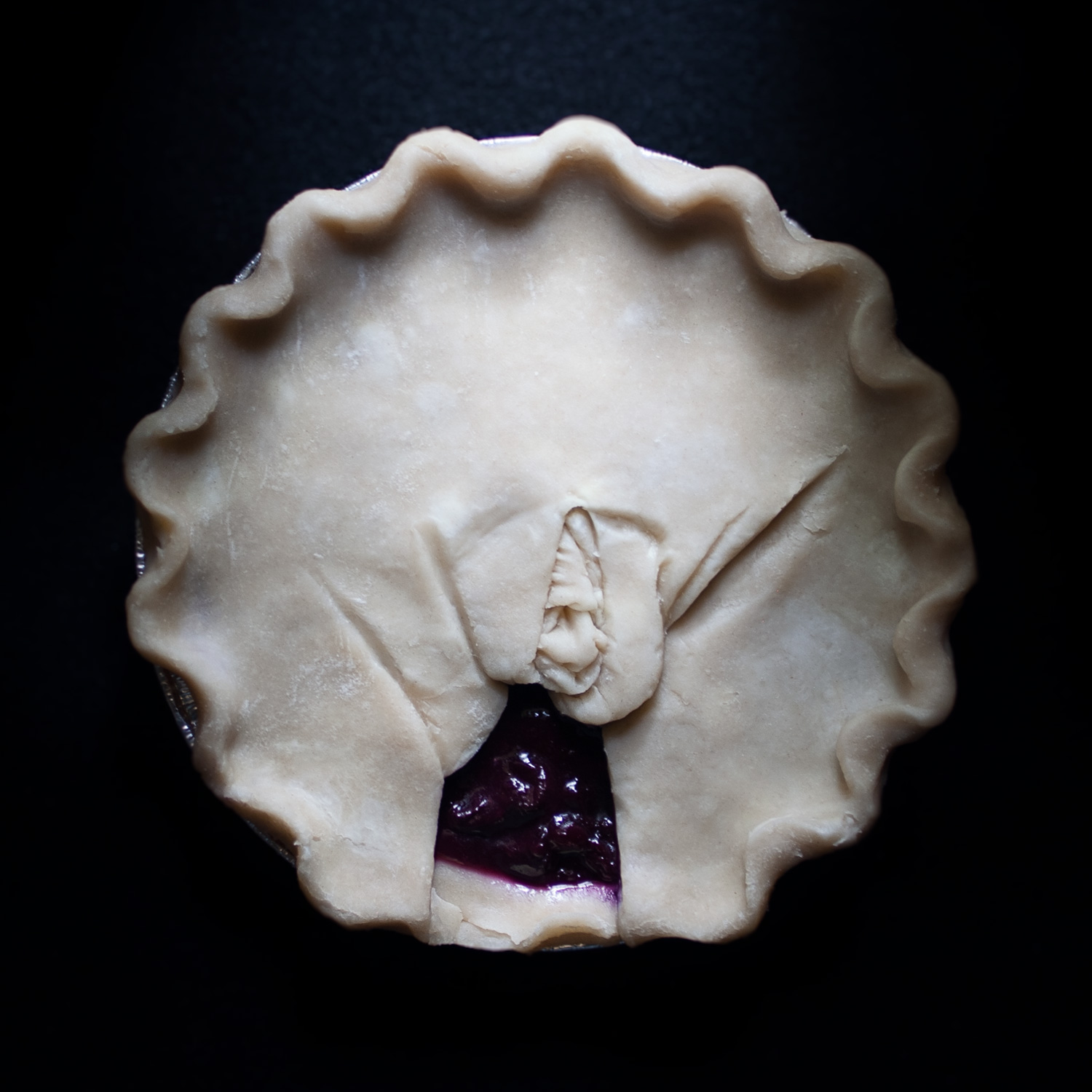 Pie 17, a pie sculpted to appear like a vulva