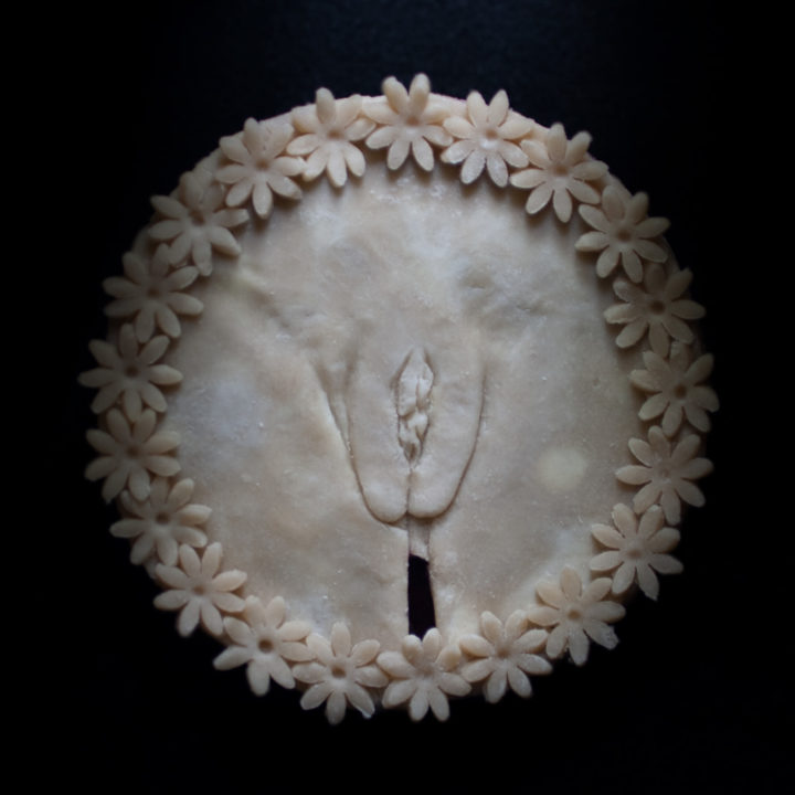 Pie 18, a pie sculpted to appear like a vulva