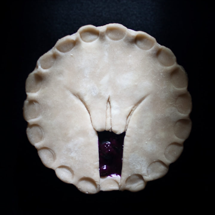 Pie 19, a pie sculpted to appear like a vulva