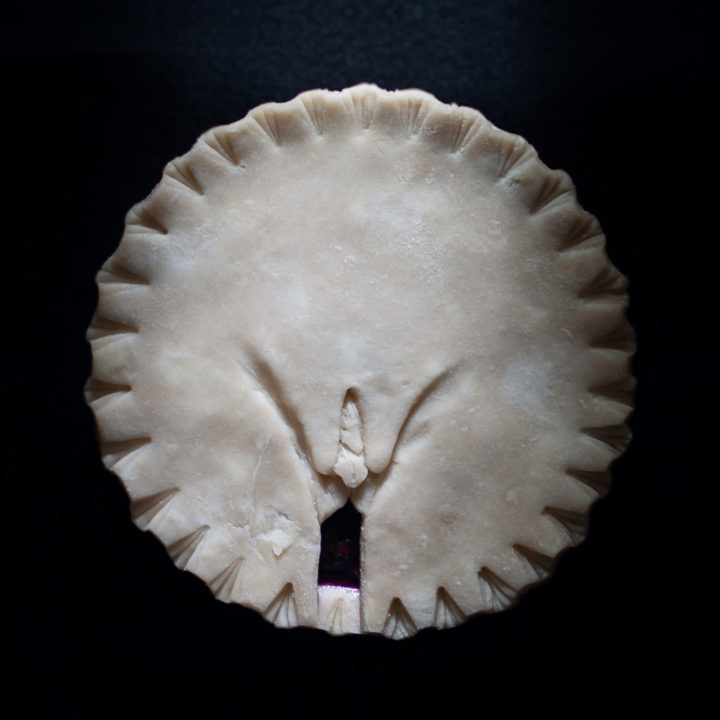 Pie 20, a pie sculpted to appear like a vulva