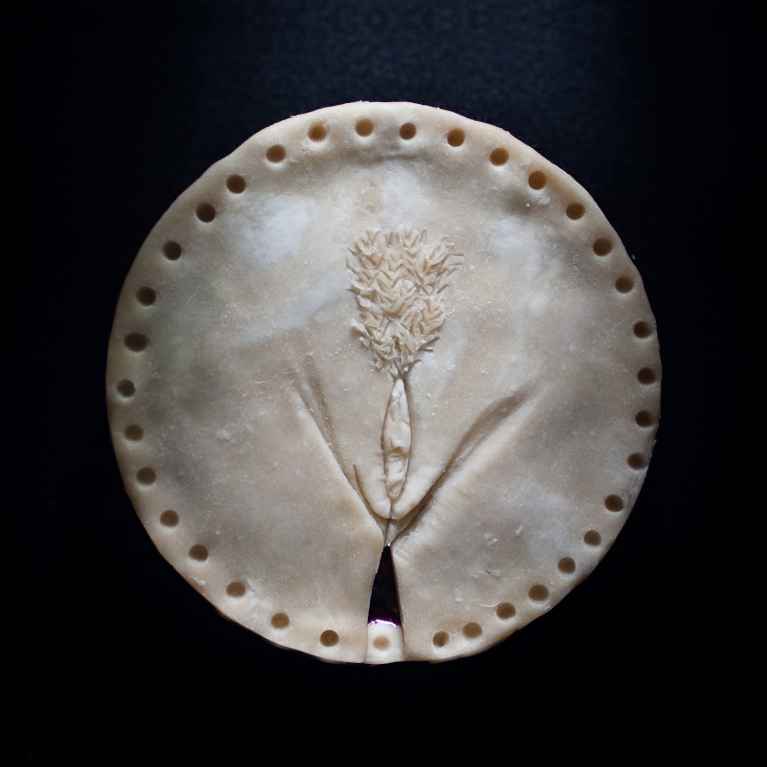 Pie 23, a pie sculpted to appear like a vulva