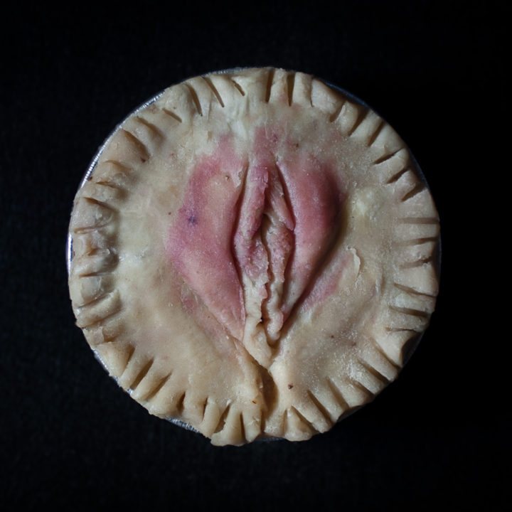 Pie 27, a pie sculpted to look like a vulva with natural food dyes to make the labia look pink