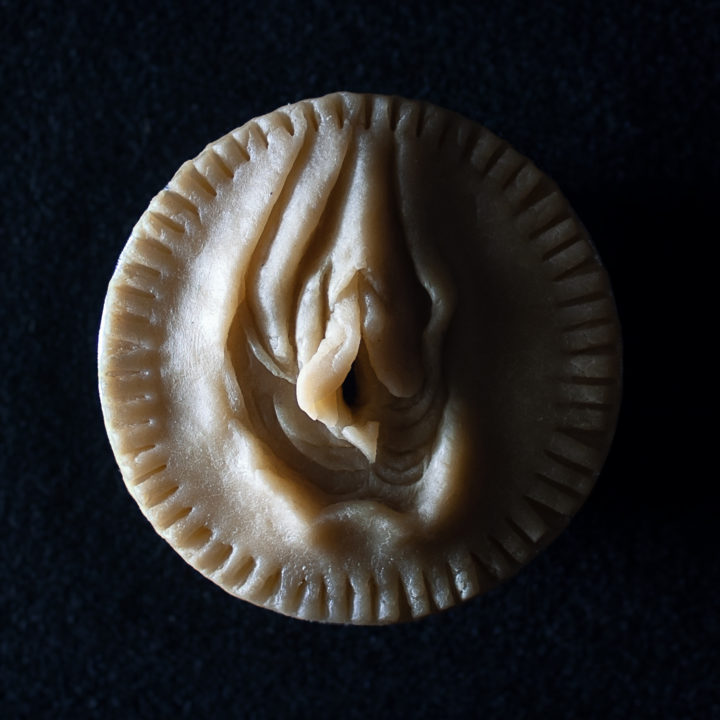 Pie 1, a pie art sculpted to appear like a vulva